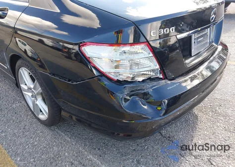 2011 Mercedes-Benz C 300 Sport из США, поврежденный, VIN WDDGF5EB8BR177257